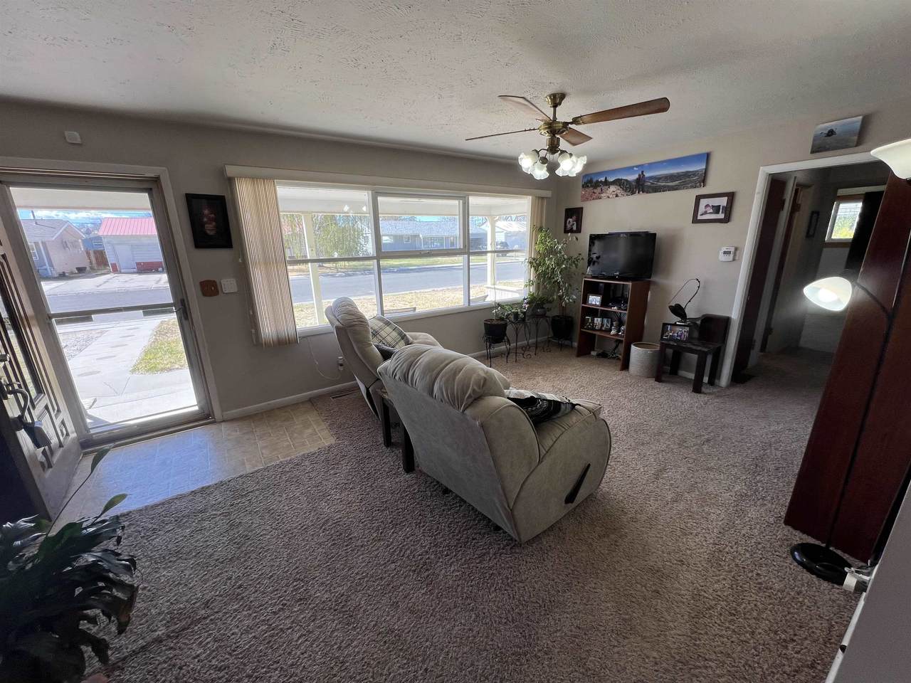 https://bt-photos.global.ssl.fastly.net/wyoming/1280_boomver_1_20261683-2.jpg