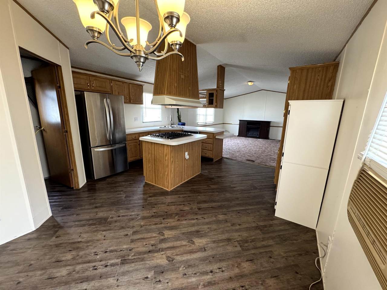 https://bt-photos.global.ssl.fastly.net/wyoming/1280_boomver_1_20261753-2.jpg