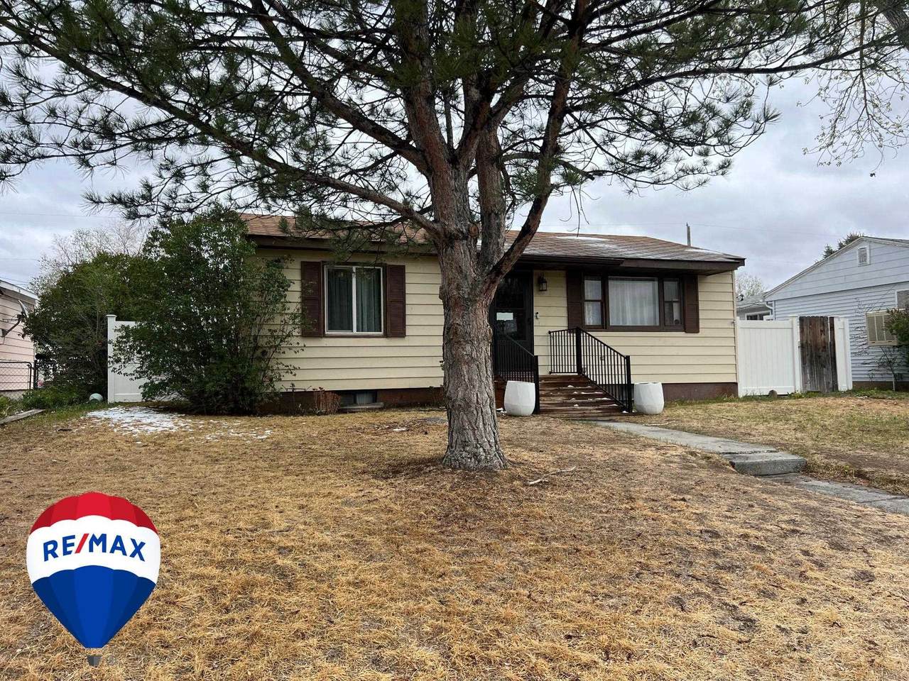 509 16th Street E - Photo 1