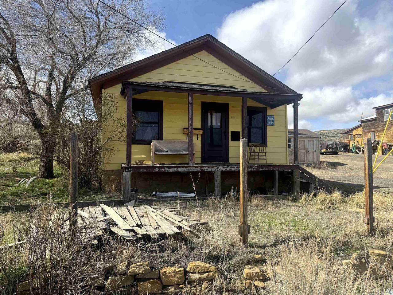 251 2nd St - Photo 1