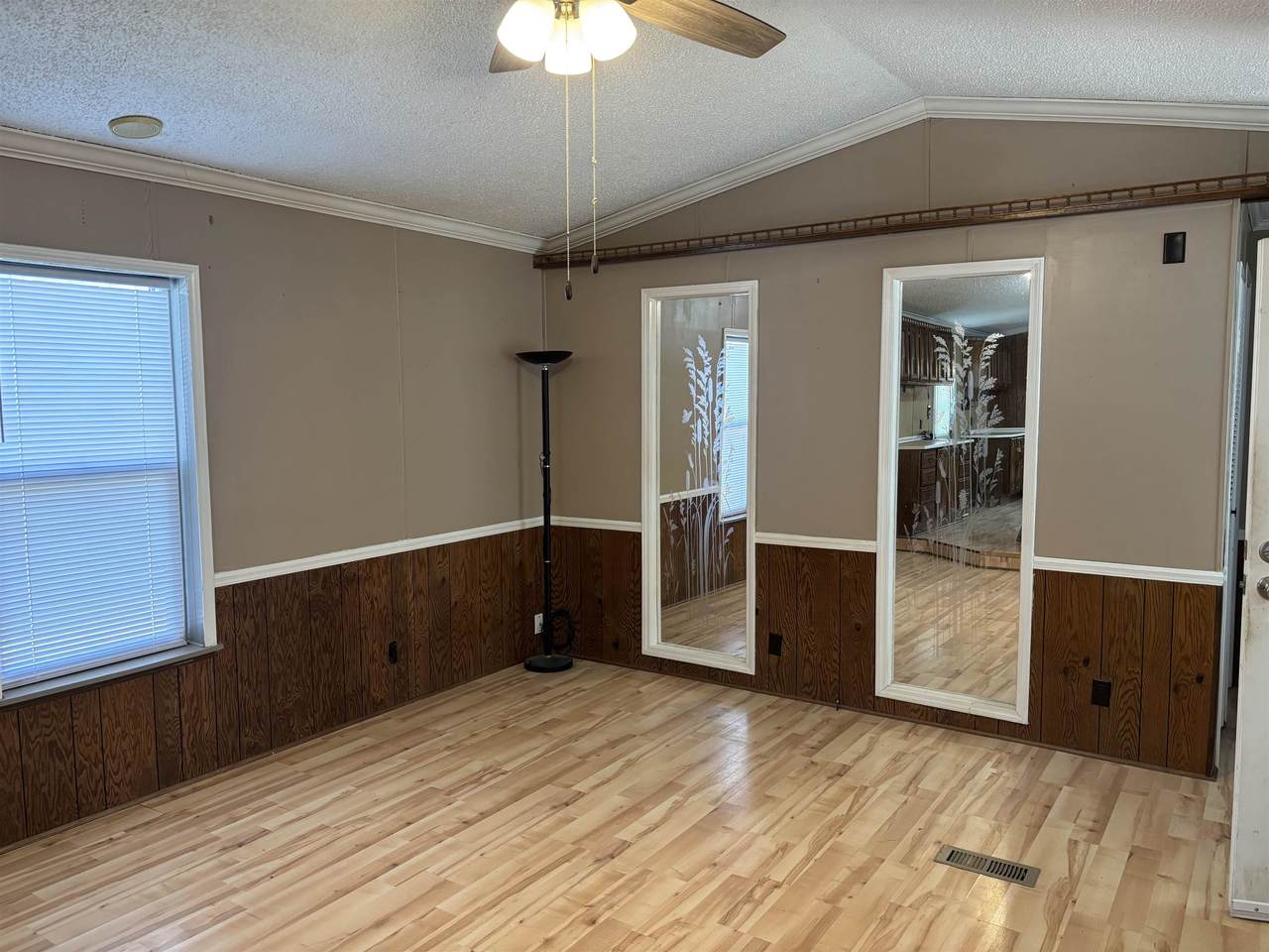https://bt-photos.global.ssl.fastly.net/wyoming/1280_boomver_1_20261965-2.jpg