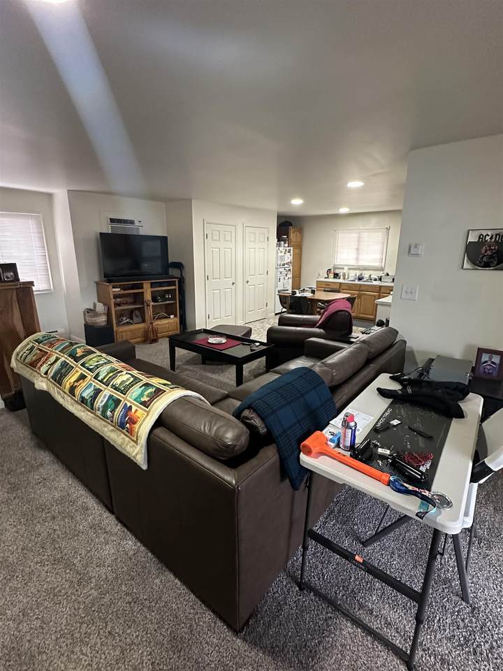 https://bt-photos.global.ssl.fastly.net/wyoming/1280_boomver_1_20261980-2.jpg