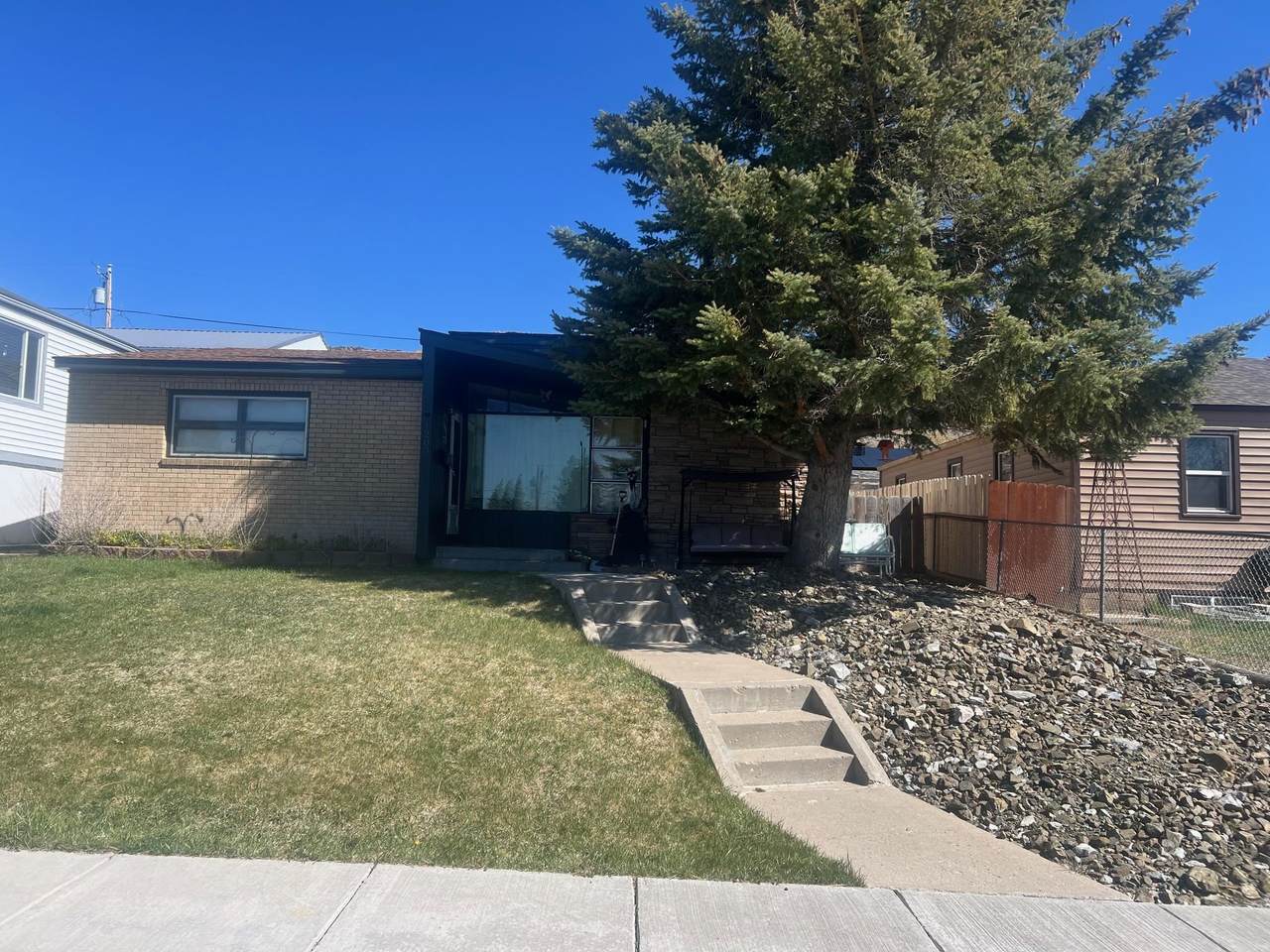 1203 Veterans Avenue - Photo 1