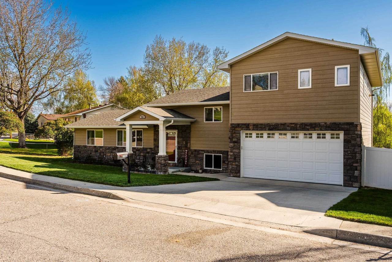 703 Circle Drive - Photo 1