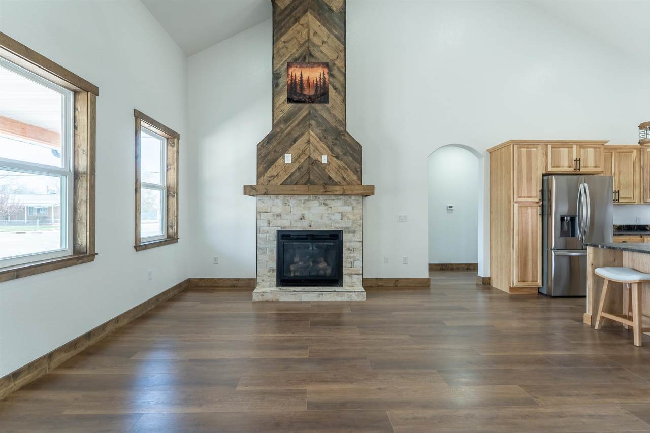 https://bt-photos.global.ssl.fastly.net/wyoming/1280_boomver_1_20262037-2.jpg