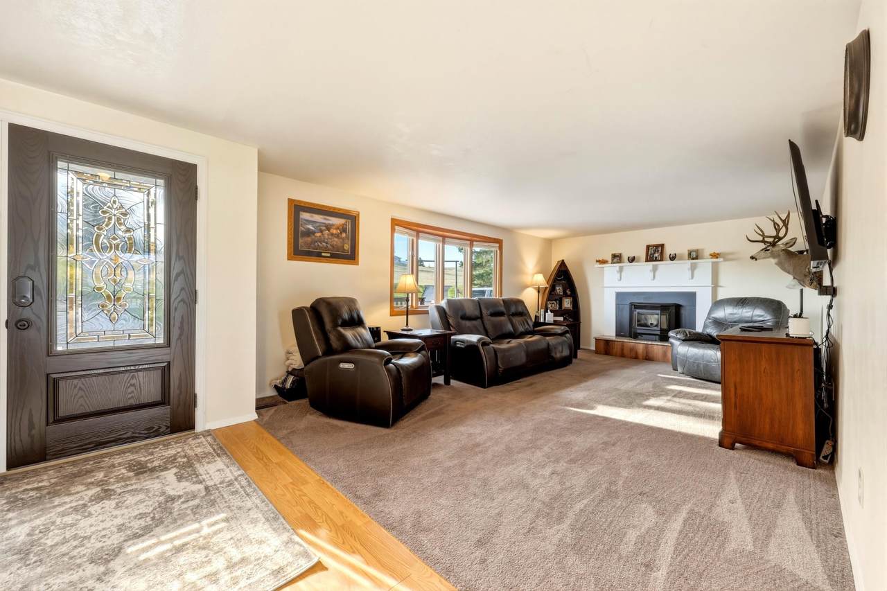 https://bt-photos.global.ssl.fastly.net/wyoming/1280_boomver_1_20262127-2.jpg