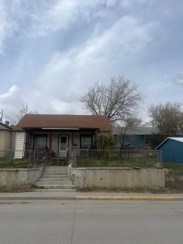 115 Cedar - Photo 1