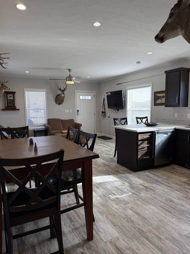 https://bt-photos.global.ssl.fastly.net/wyoming/1280_boomver_1_20262341-2.jpg