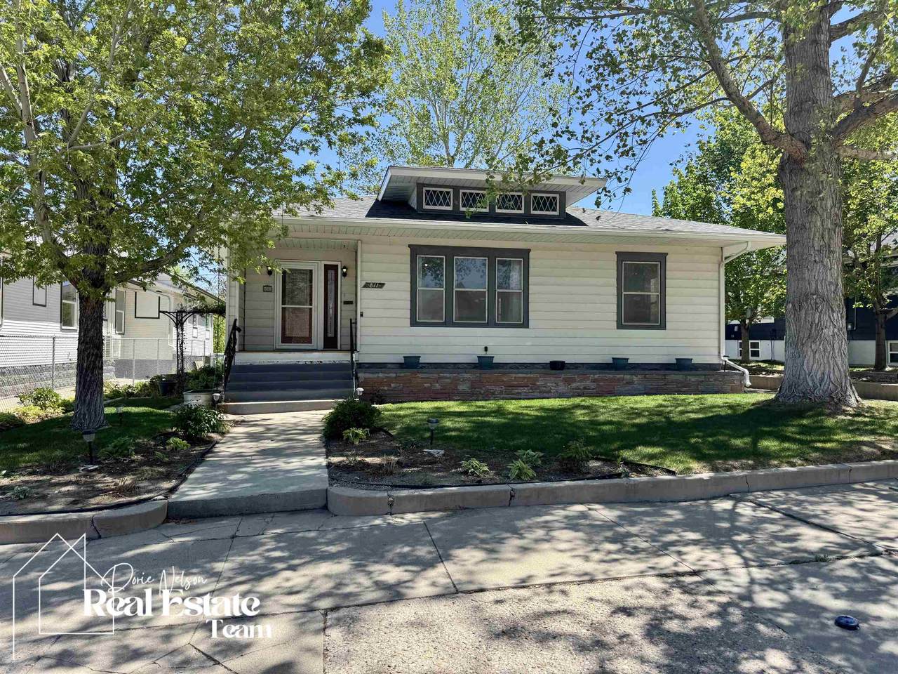 811 Wolcott Street - Photo 1