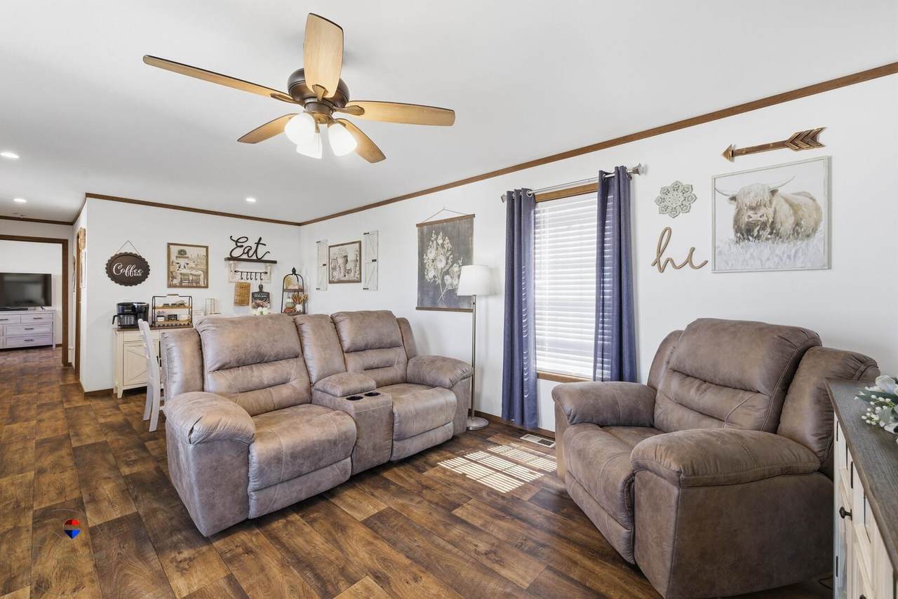 https://bt-photos.global.ssl.fastly.net/wyoming/1280_boomver_1_20262463-2.jpg