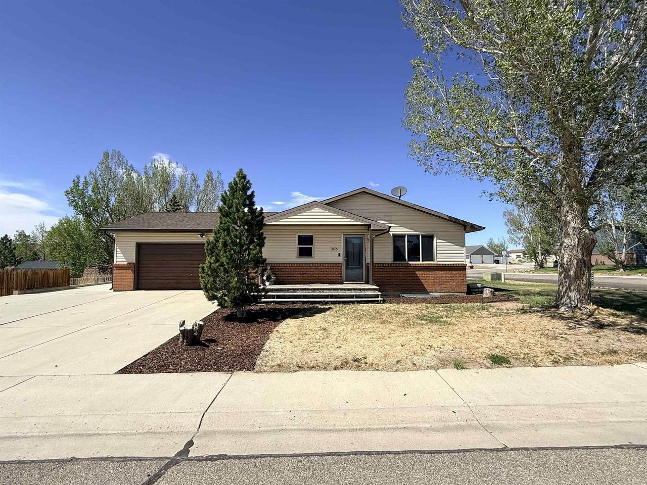 1045 Cypress Circle - Photo 1