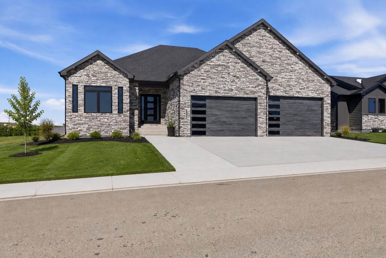 2540 Bleu Circle - Photo 1