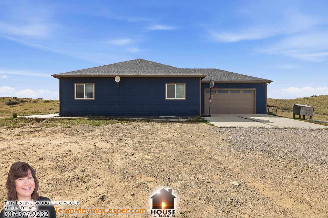 10806 South Park Avenue - Photo 1