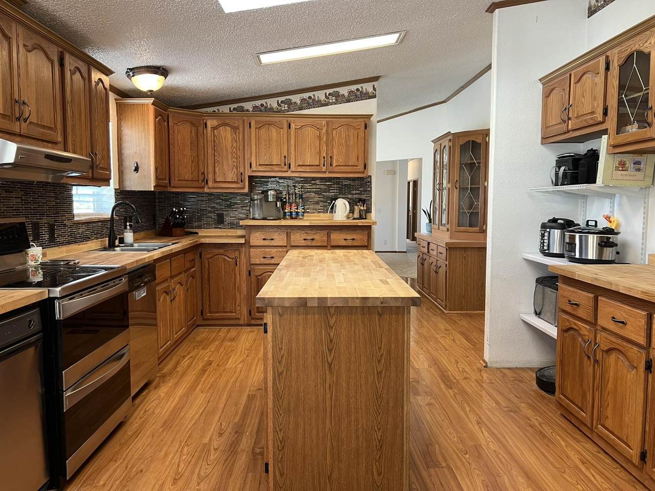 https://bt-photos.global.ssl.fastly.net/wyoming/1280_boomver_1_20262776-2.jpg