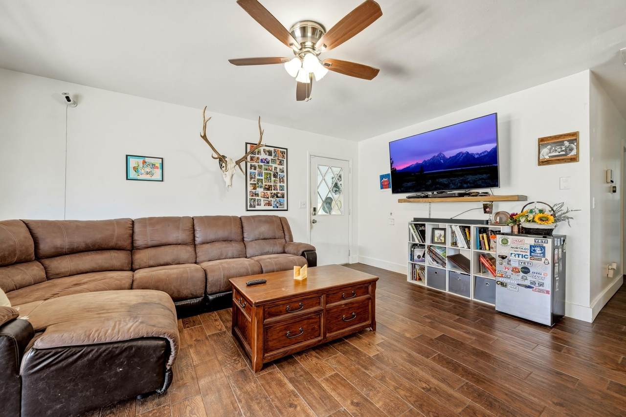 https://bt-photos.global.ssl.fastly.net/wyoming/1280_boomver_1_20262787-2.jpg