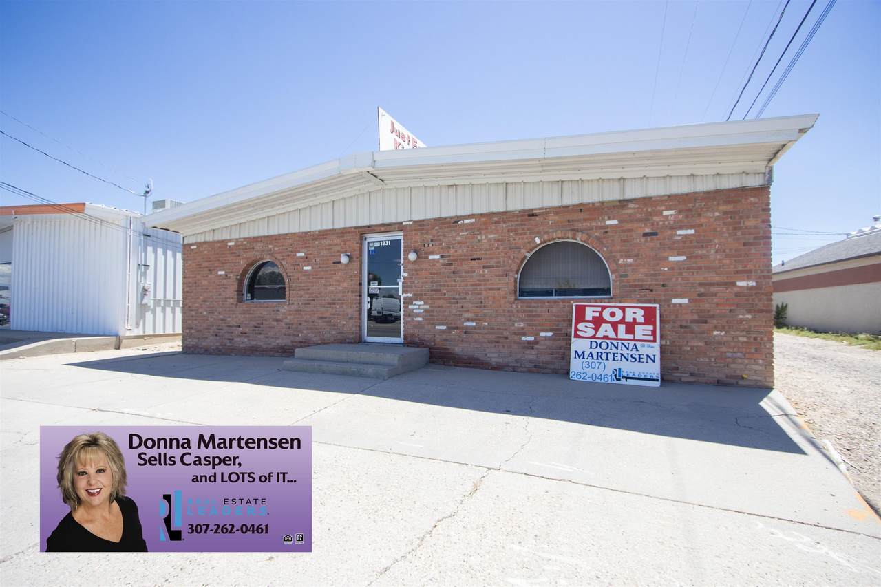 1831 Yellowstone Hwy - Photo 1
