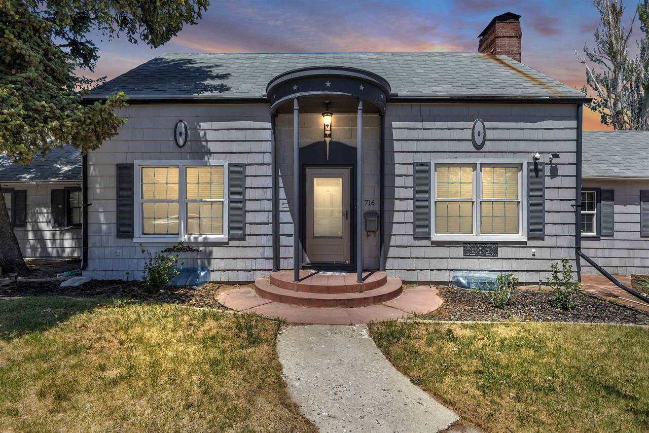716 B St - Photo 1