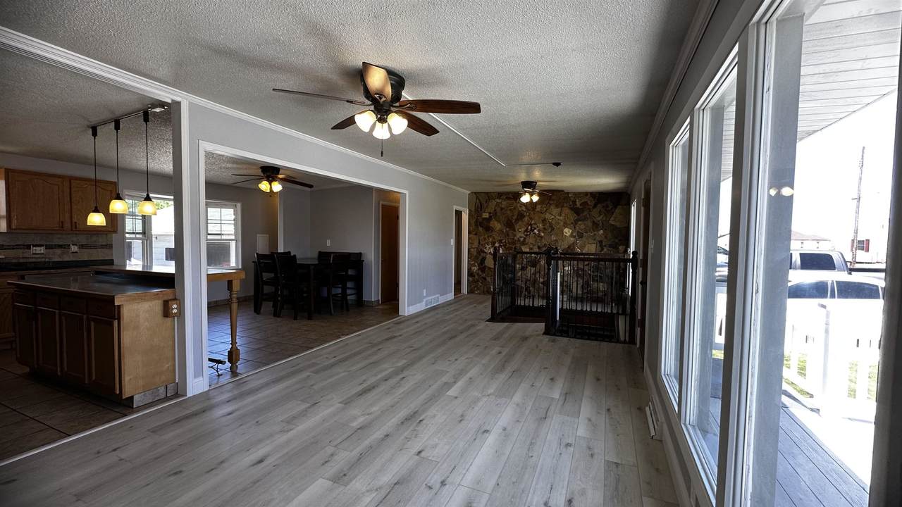 https://bt-photos.global.ssl.fastly.net/wyoming/1280_boomver_1_20262849-2.jpg