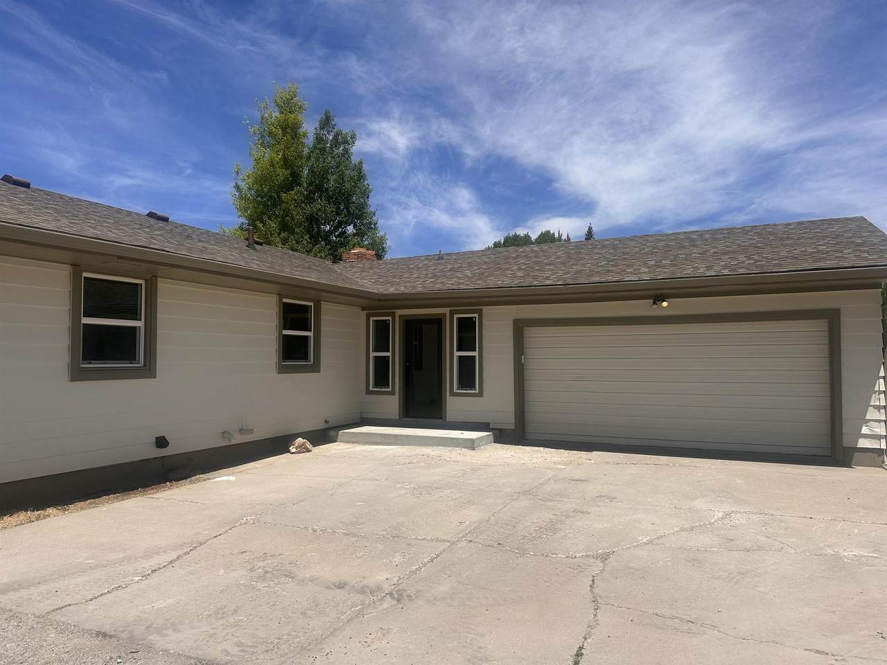 17 Frontier St - Photo 1