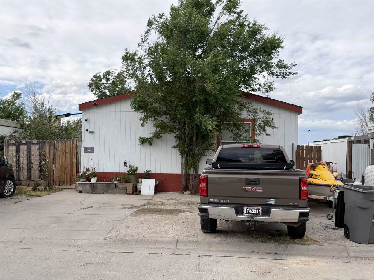 940 Park Lane - Photo 1