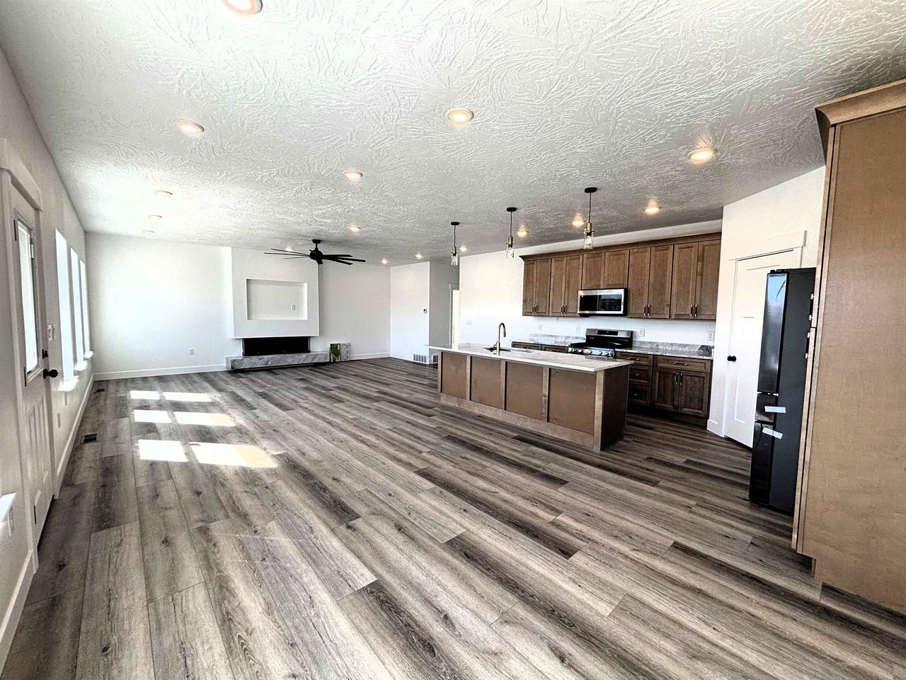 https://bt-photos.global.ssl.fastly.net/wyoming/1280_boomver_1_20263011-2.jpg