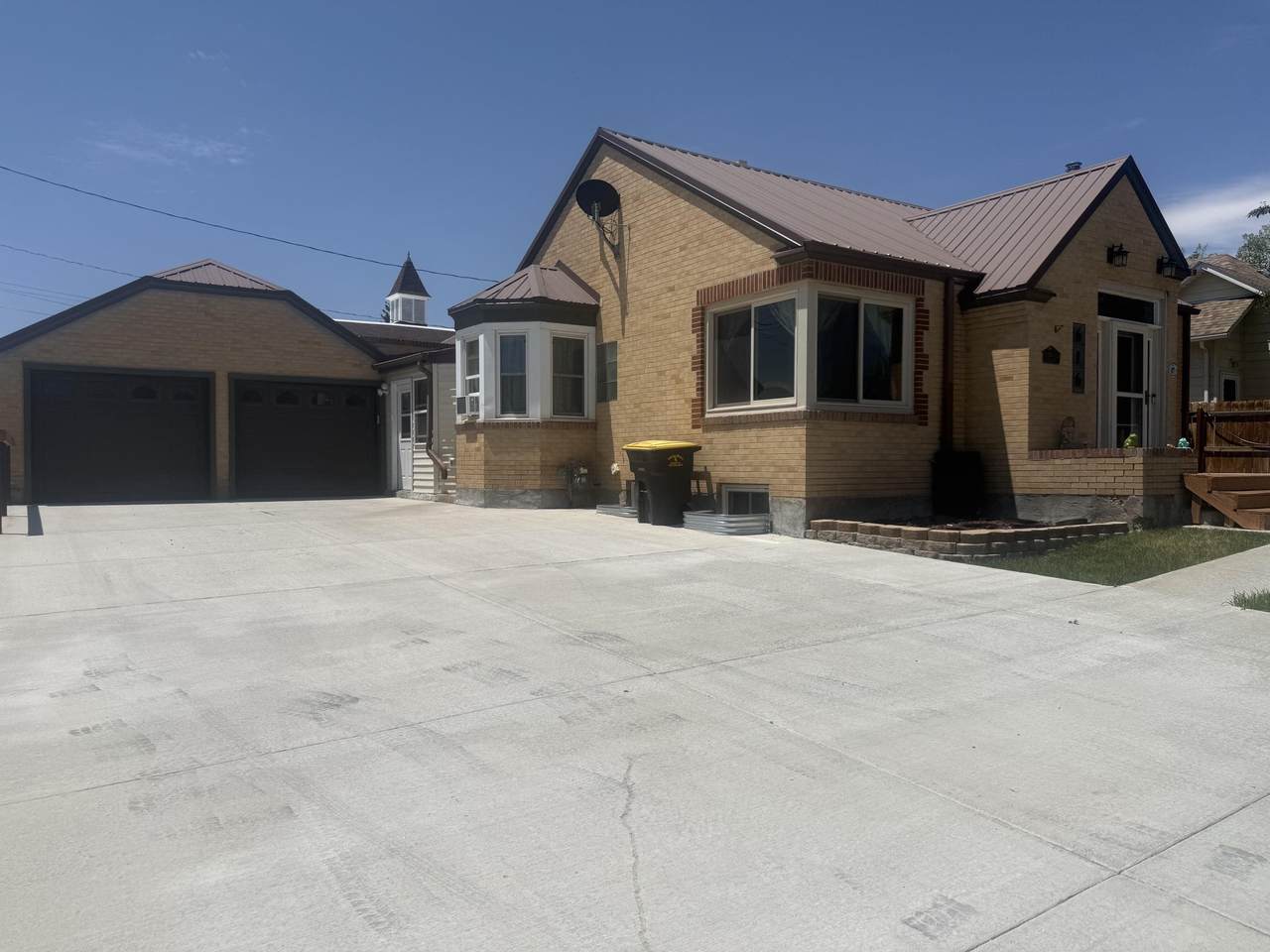 616 8th Street - Photo 1