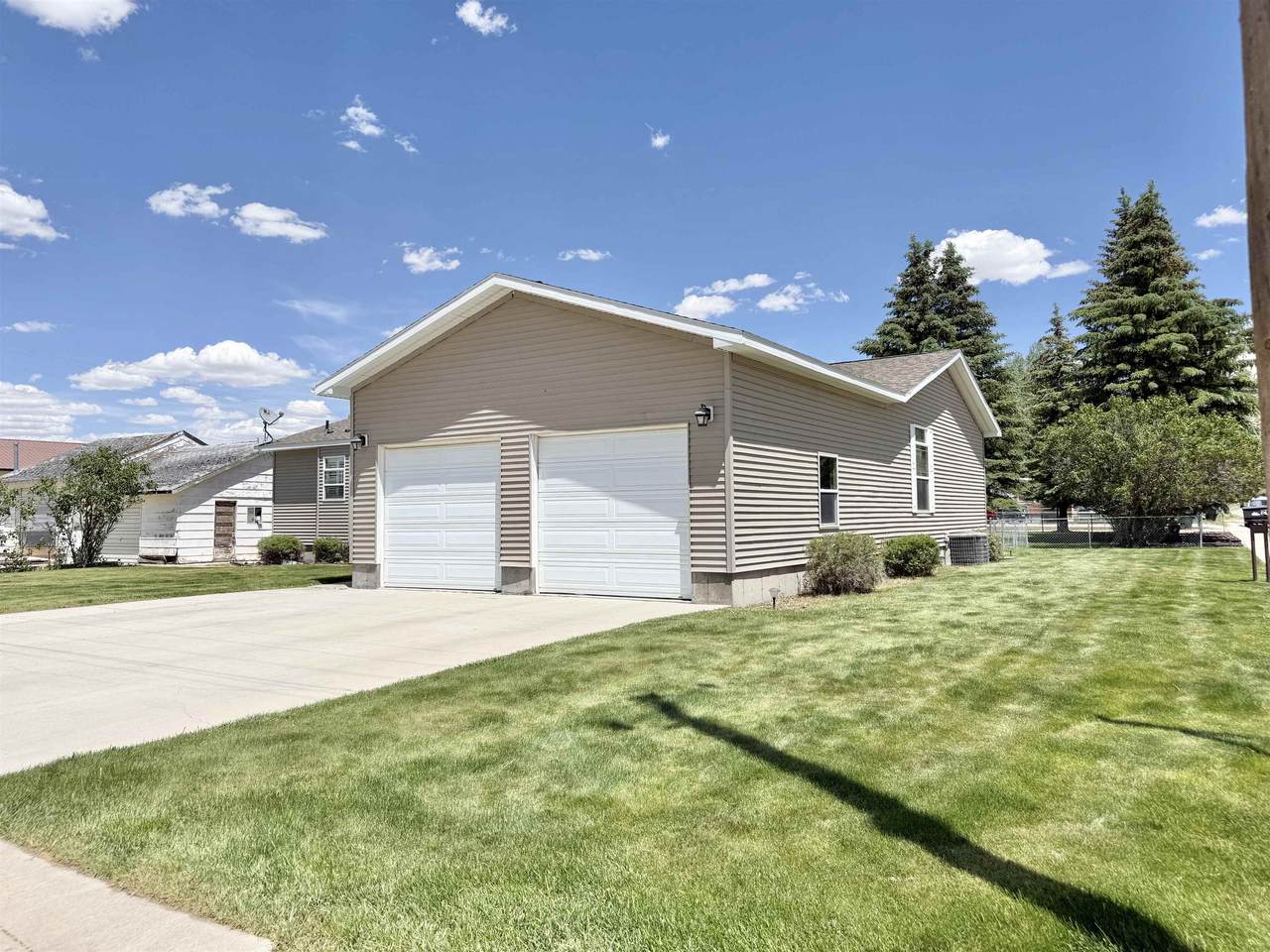 https://bt-photos.global.ssl.fastly.net/wyoming/1280_boomver_1_20263185-2.jpg