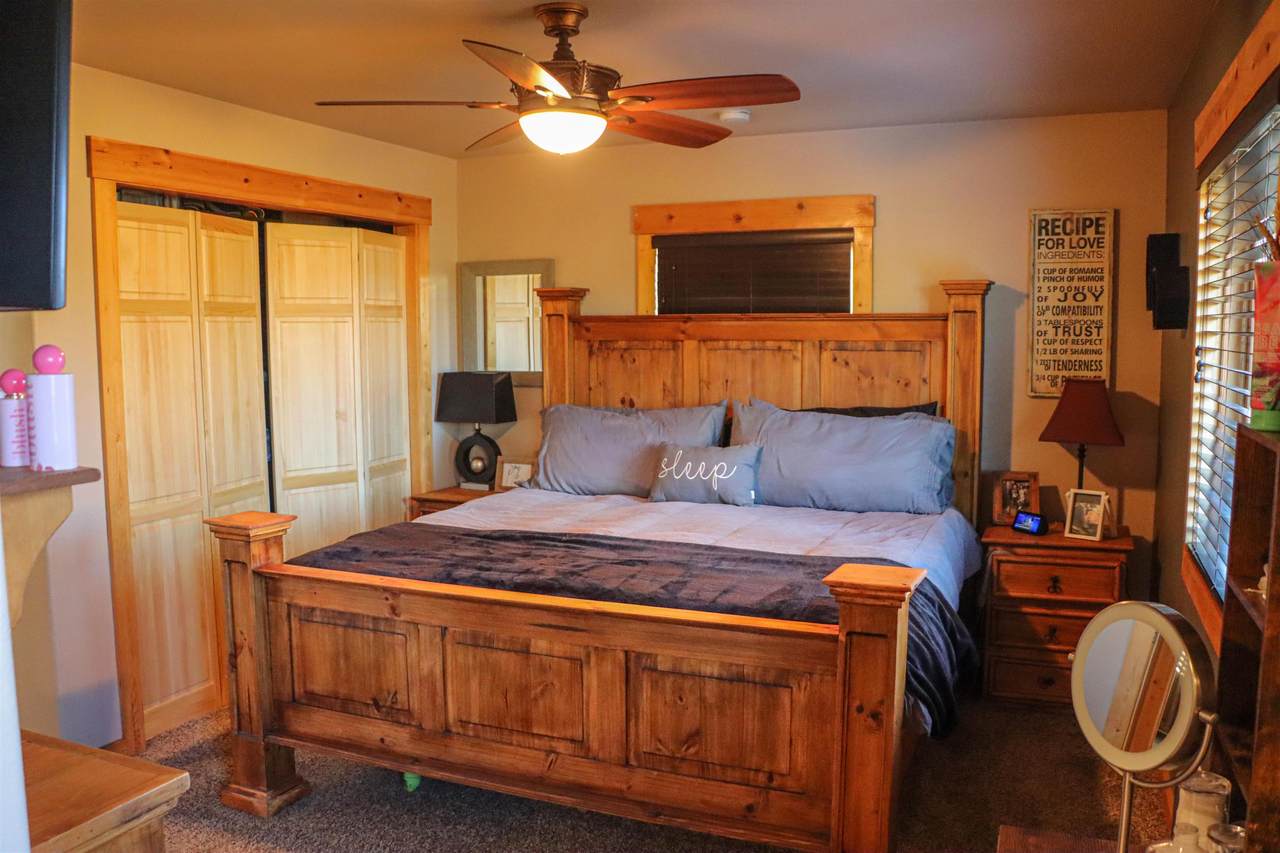 https://bt-photos.global.ssl.fastly.net/wyoming/1280_boomver_1_20263188-2.jpg