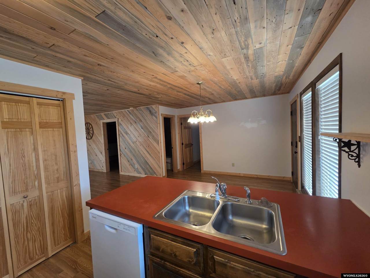 https://bt-photos.global.ssl.fastly.net/wyoming/1280_boomver_1_20263308-2.jpg