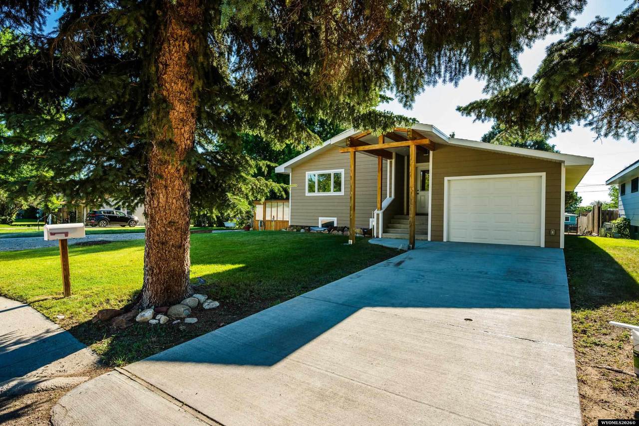 735 Carrington Avenue - Photo 1