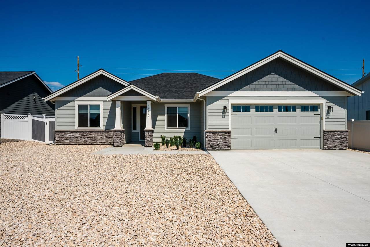 1275 Oxbow Dr - Photo 1