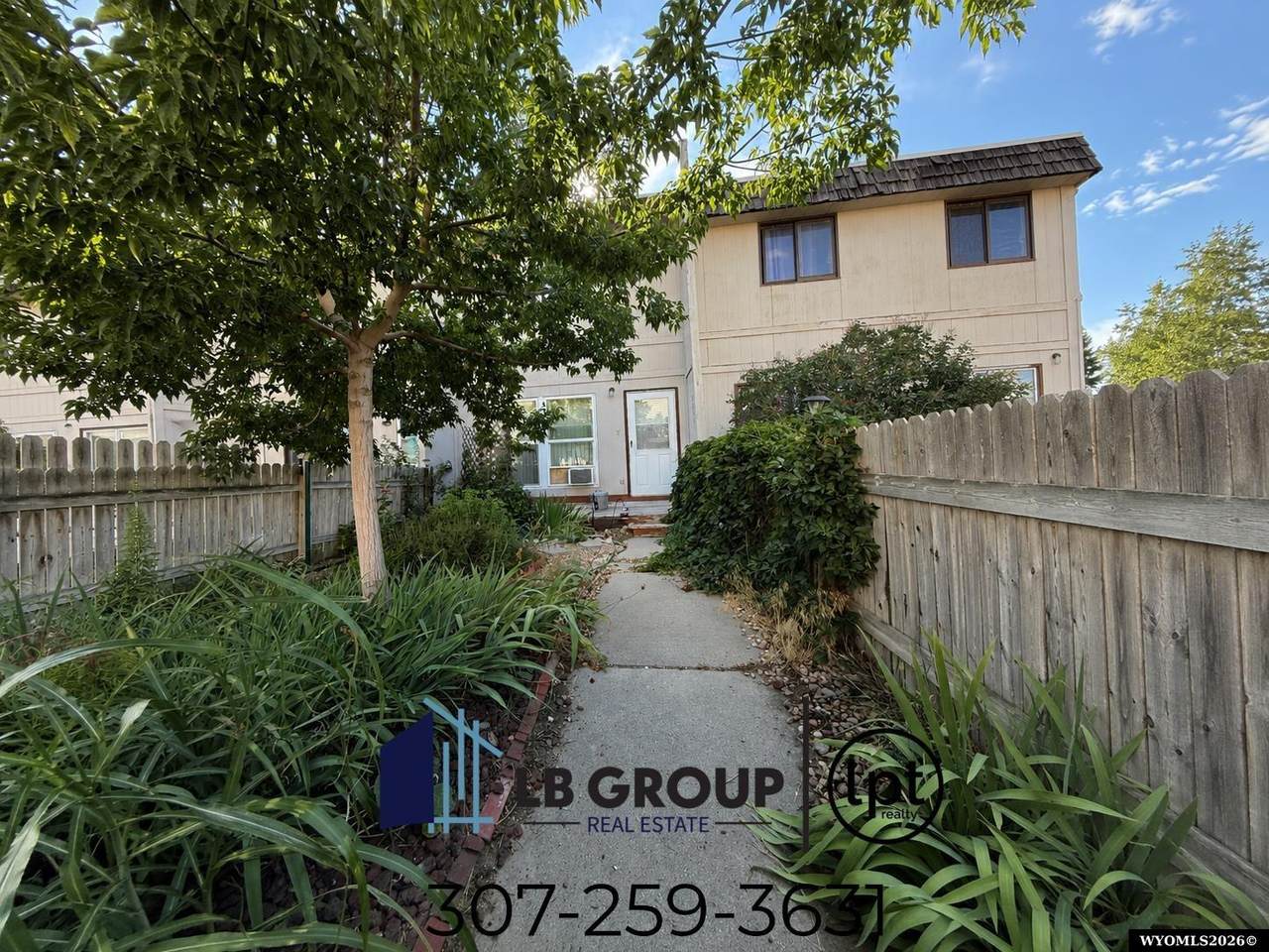 2244 8th St - Photo 1