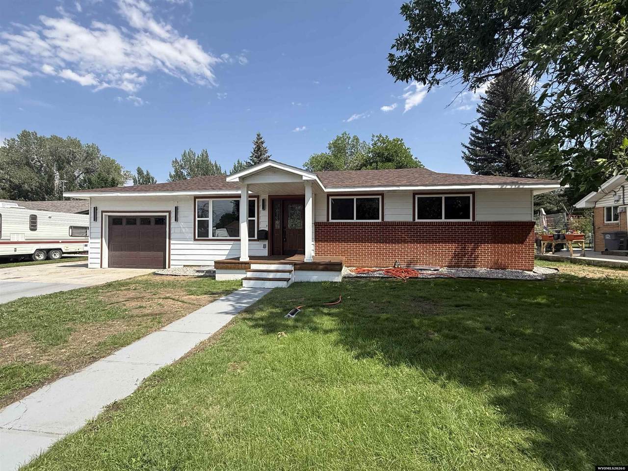560 Brodie Street - Photo 1