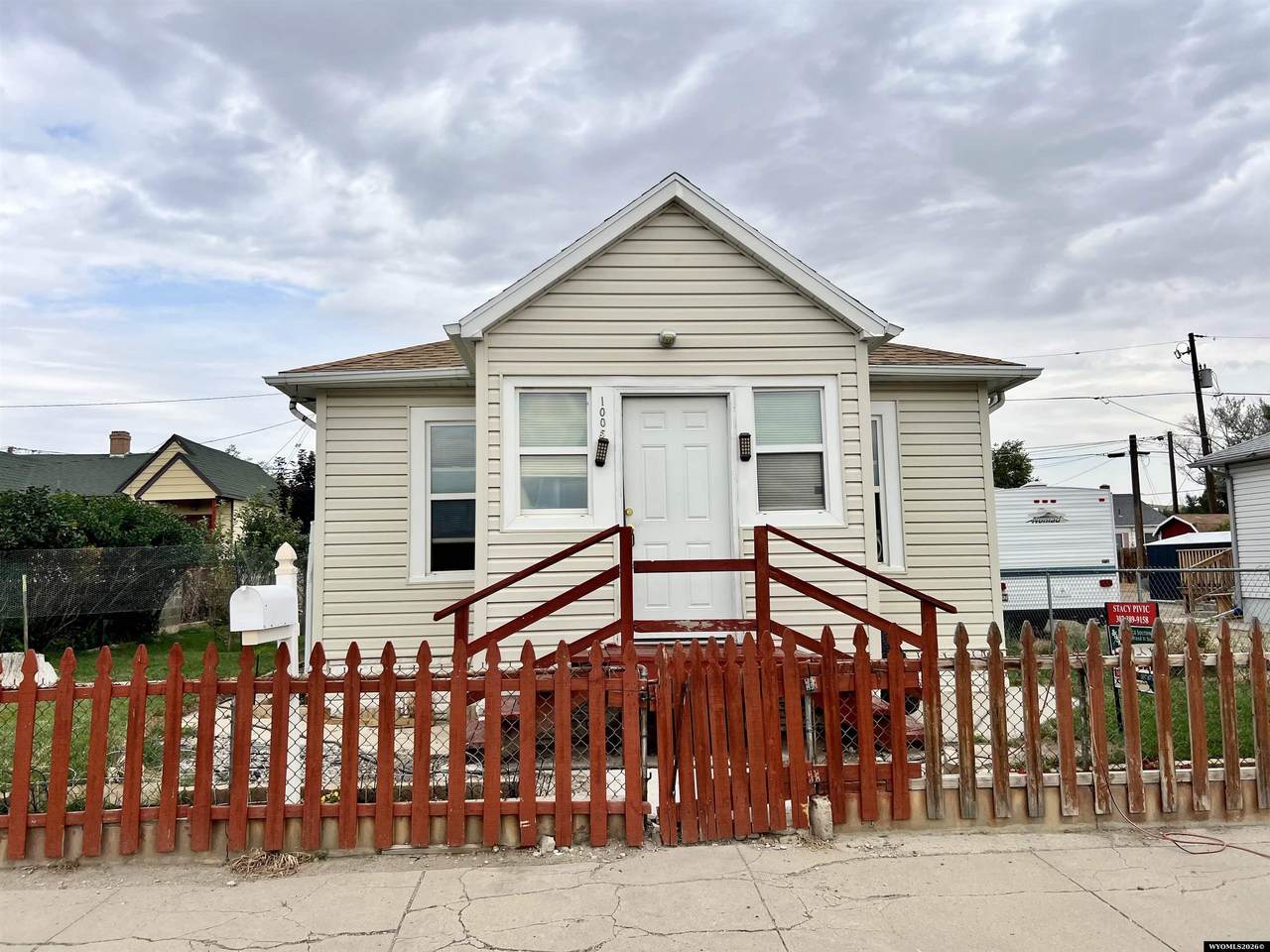 1005 Clark Street - Photo 1