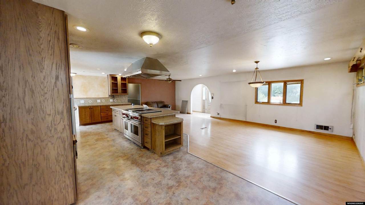 https://bt-photos.global.ssl.fastly.net/wyoming/1280_boomver_1_20264141-2.jpg
