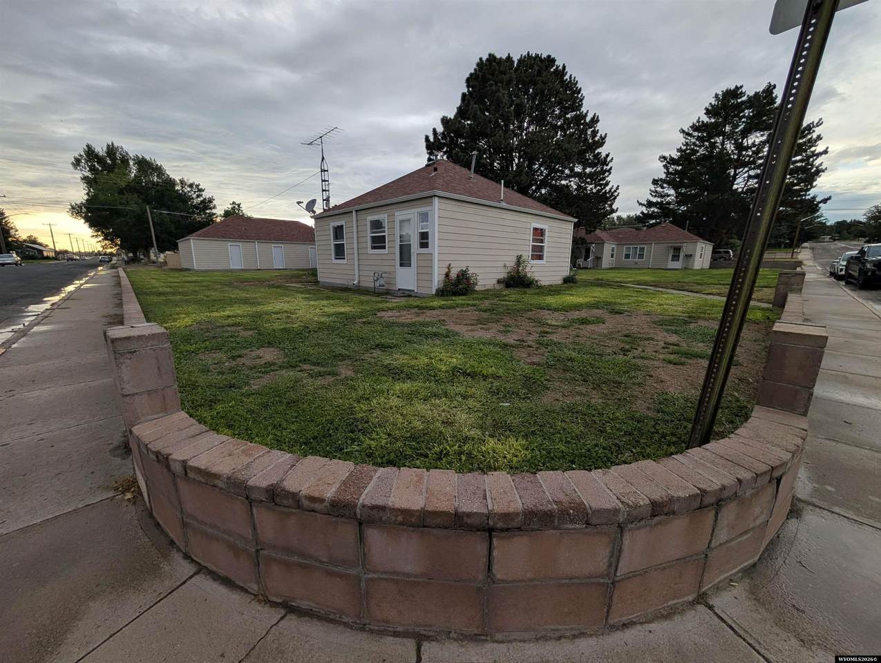 https://bt-photos.global.ssl.fastly.net/wyoming/1280_boomver_1_20264181-2.jpg