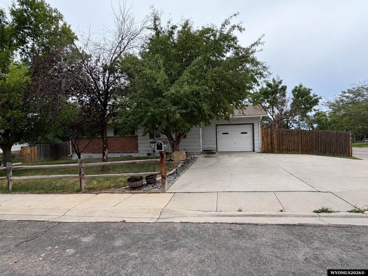 370 Driftwood Street - Photo 1