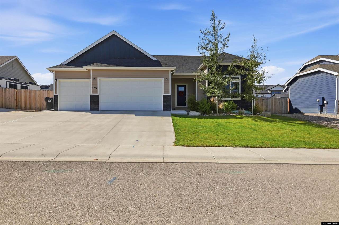 3717 Dancing Wolf Dr - Photo 1