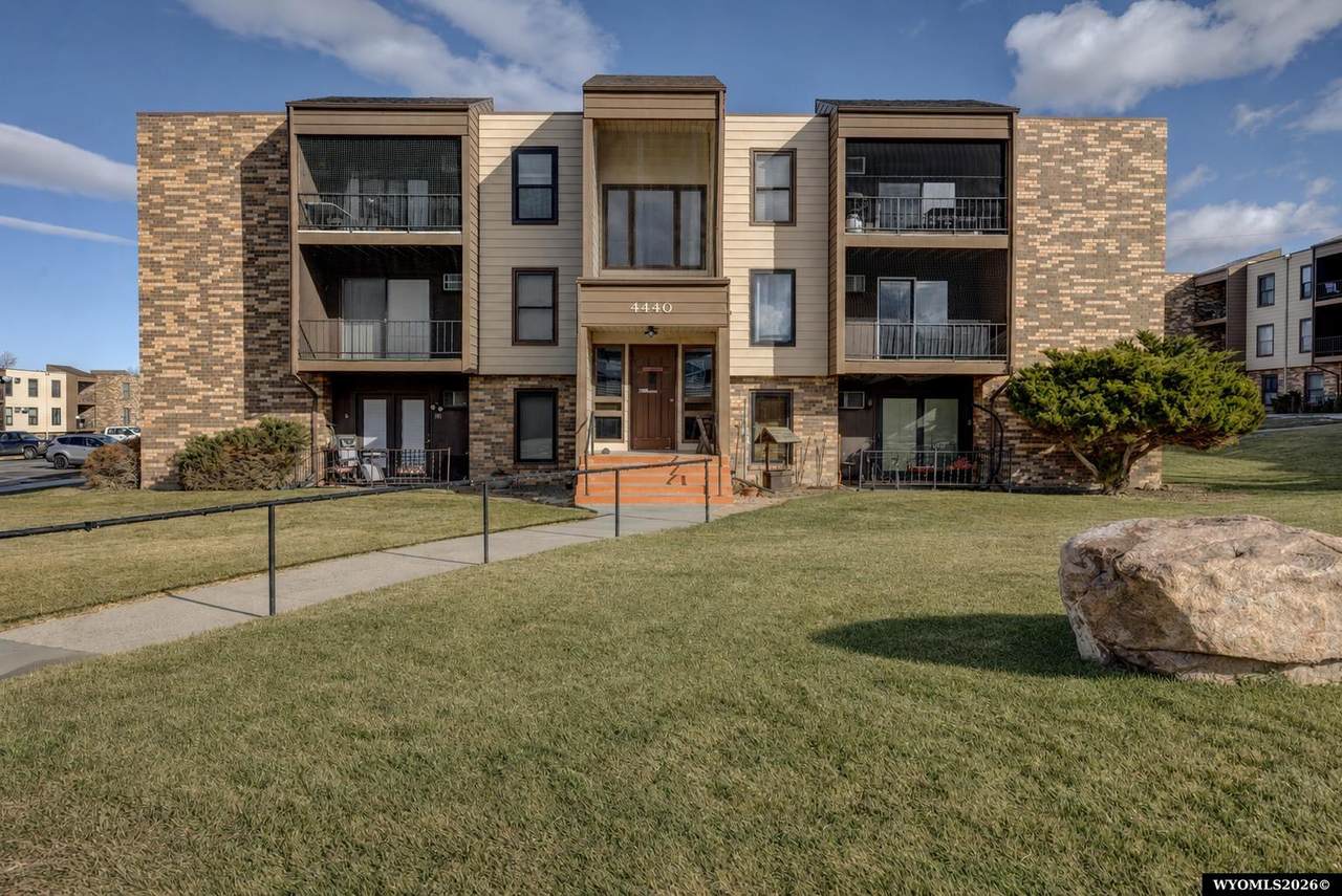 4440 Poplar Unit 104 - Photo 1