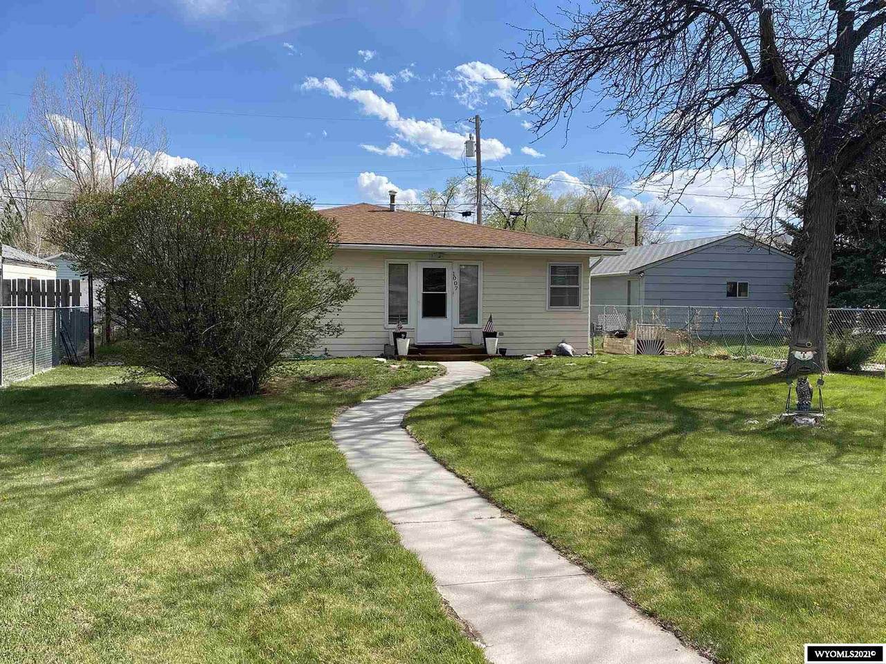 1007 Jackson Avenue - Photo 1