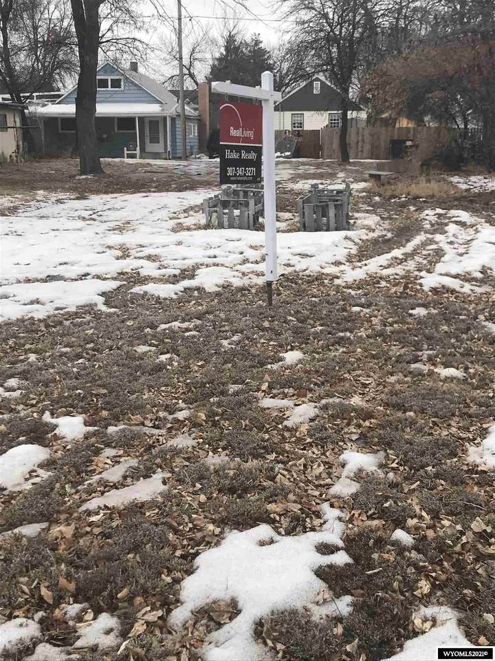 906 Culbertson Avenue - Photo 1