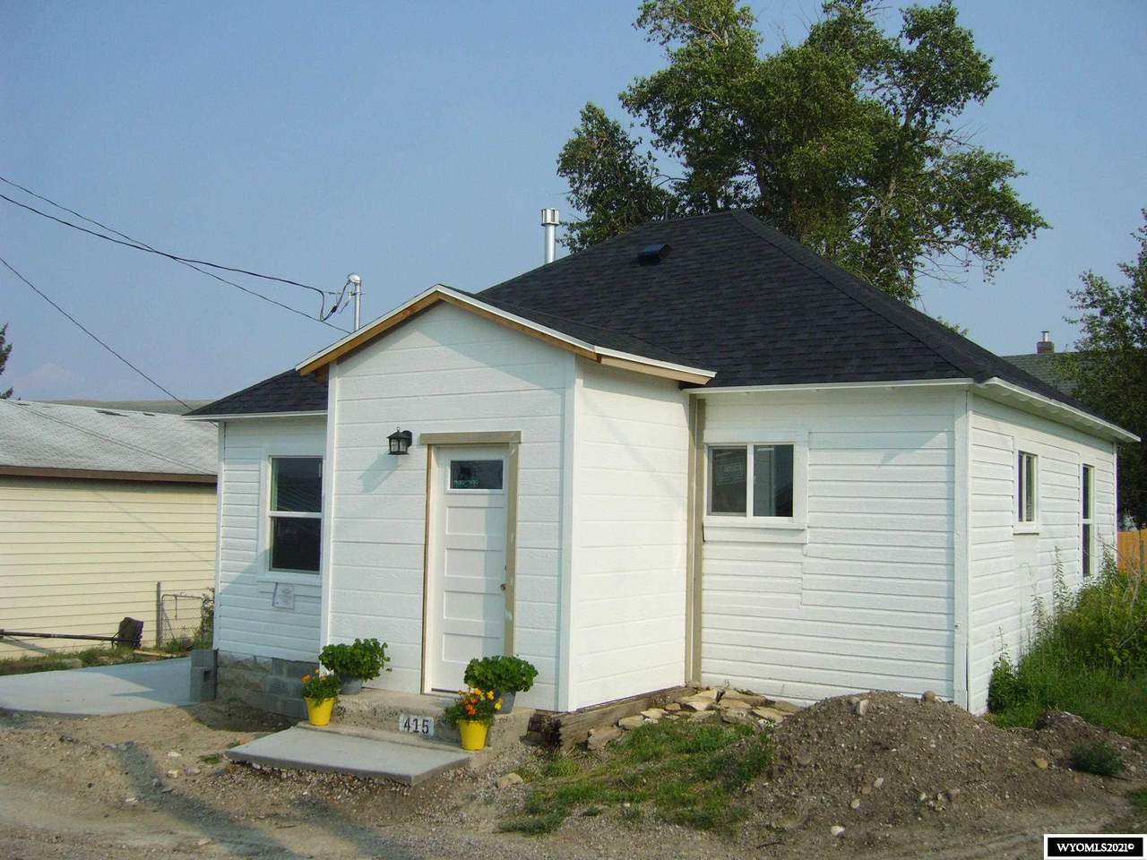 415 Quartz Avenue - Photo 1