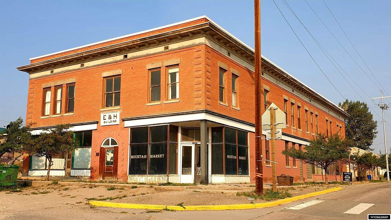 702 Freeman - Photo 1