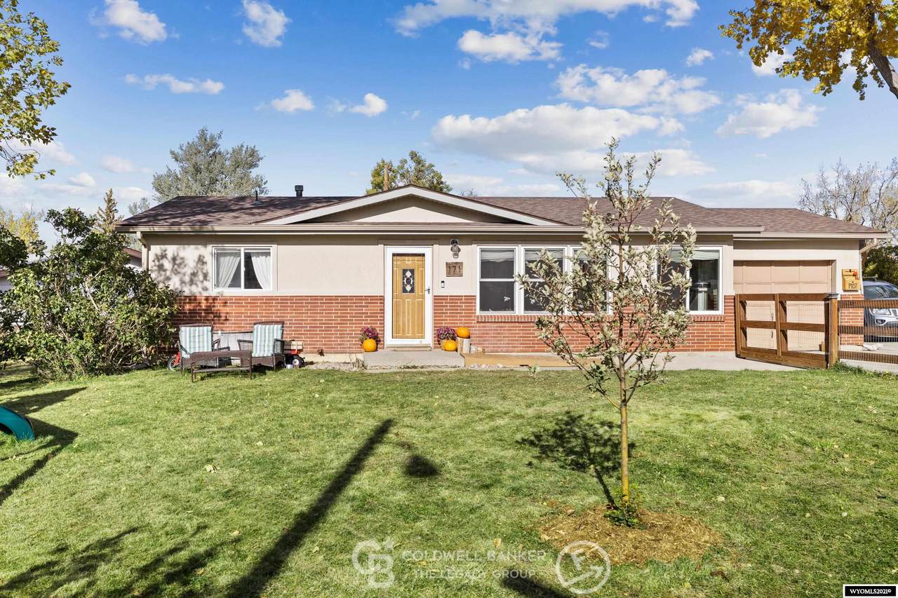 171 Valley Drive - Photo 1