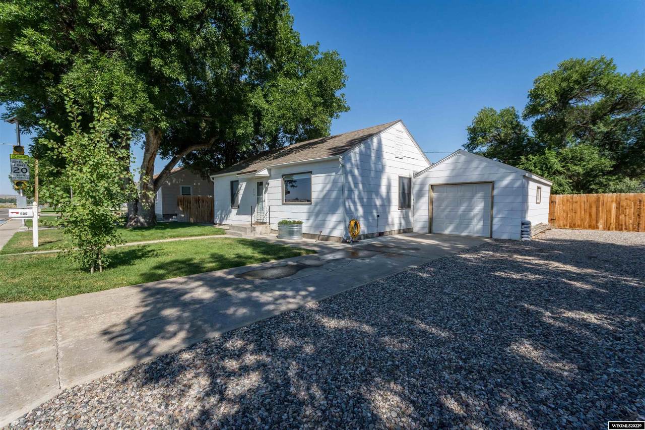 609 Washakie Ave - Photo 1