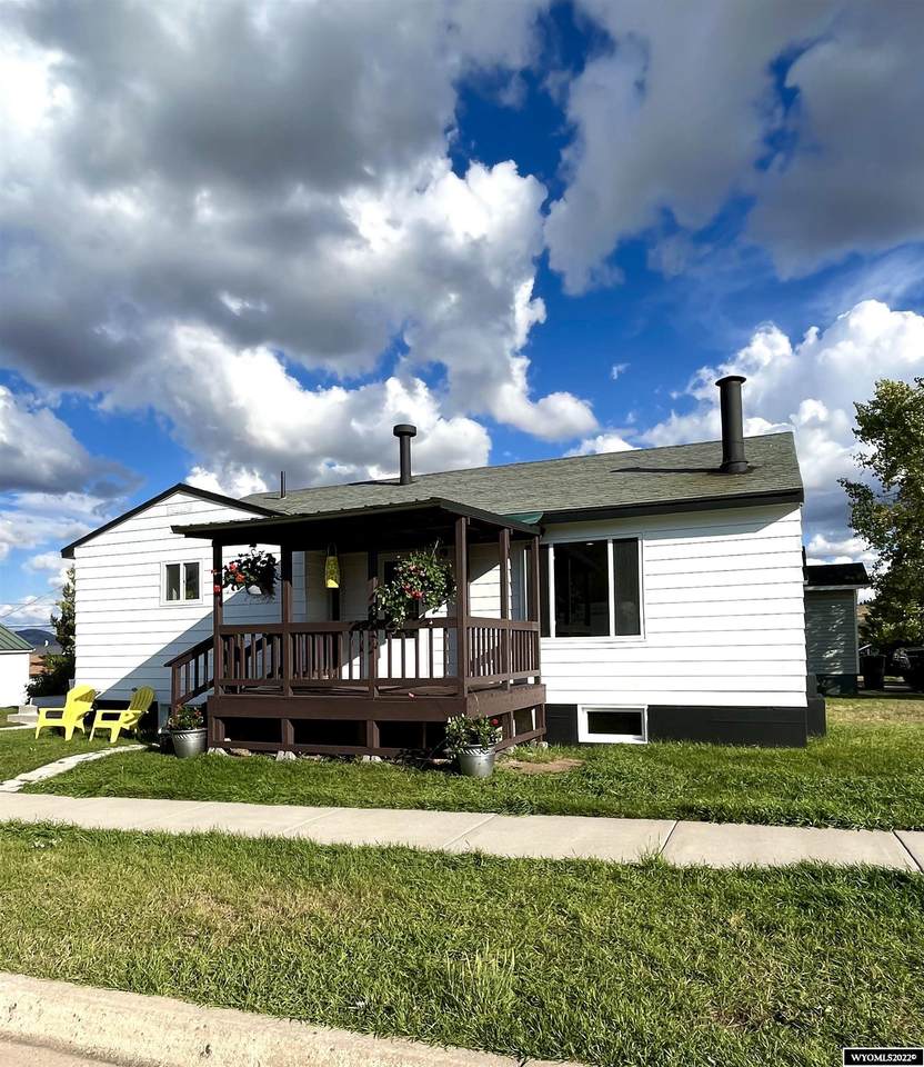 825 9th Street - Photo 1