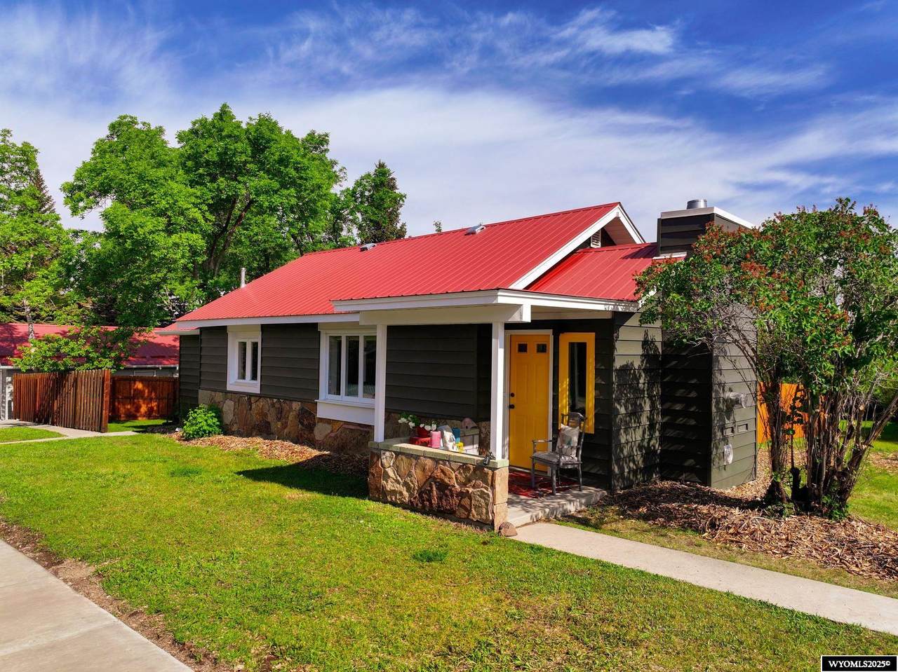 210 Custer Street - Photo 1