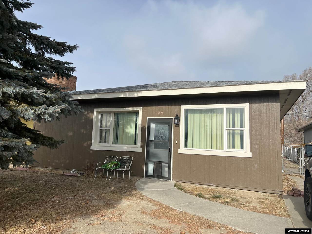109 Brooks Street - Photo 1
