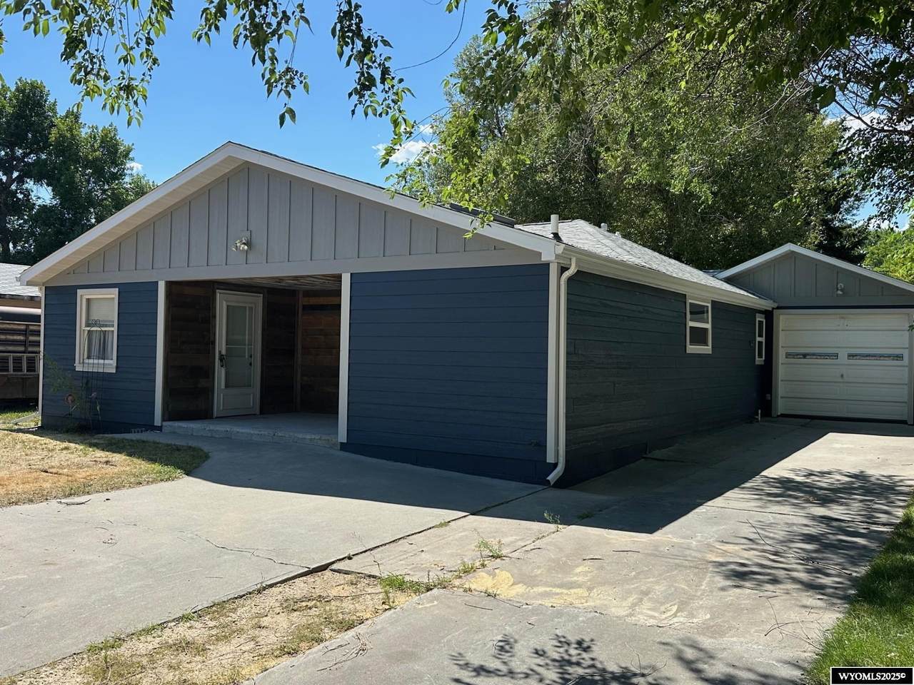732 Carrington Avenue - Photo 1
