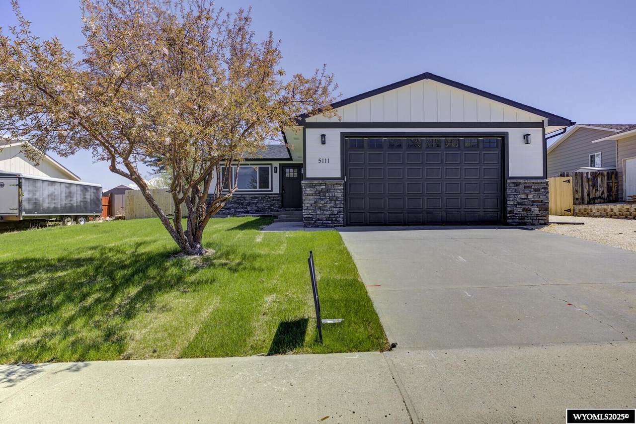 5111 Center Street - Photo 1